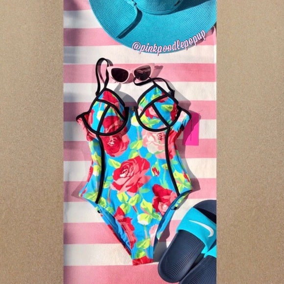 Betsey Johnson Bright Floral Retro Swimsuit 🌺 NWT - Picture 2 of 13